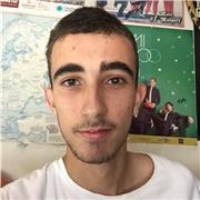 Estudiant de teoria literària s'ofereix a impartir classes a alumnes de primària i secundària